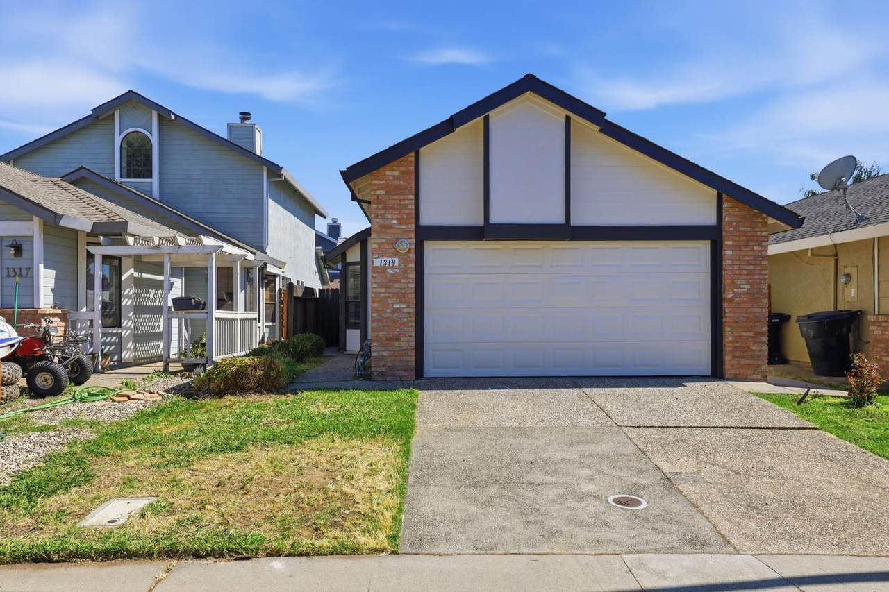 1319 Puebla Way - Photo 1