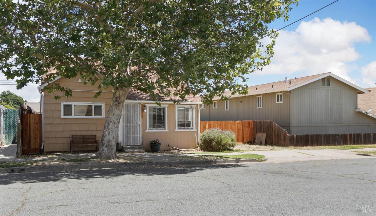 428 Montezuma Street - Photo 1