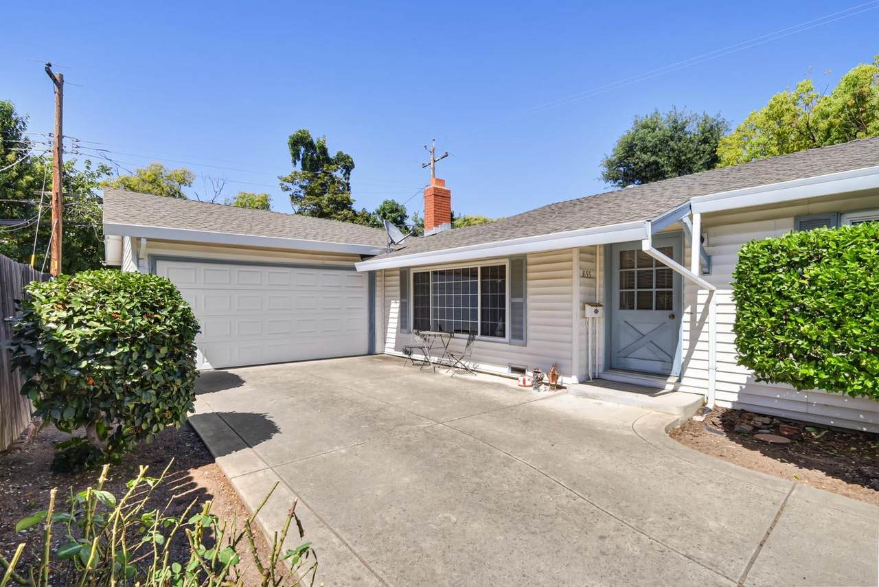 3155 Hickory Way - Photo 1