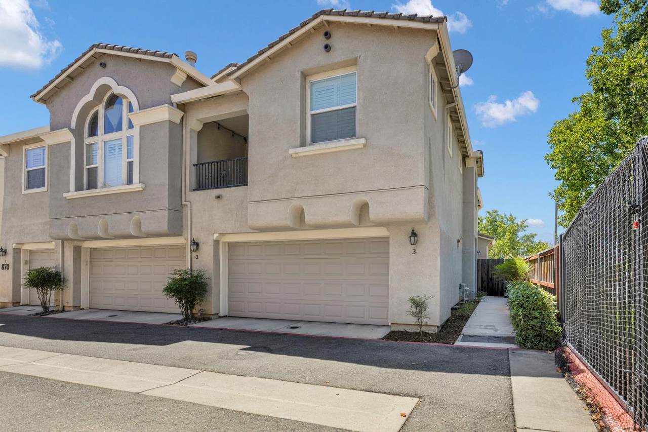 870 Sierra View Circle - Photo 1