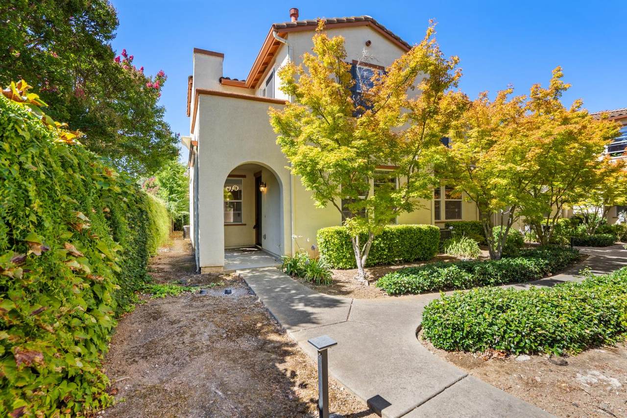 8492 Crystal Walk Circle - Photo 1
