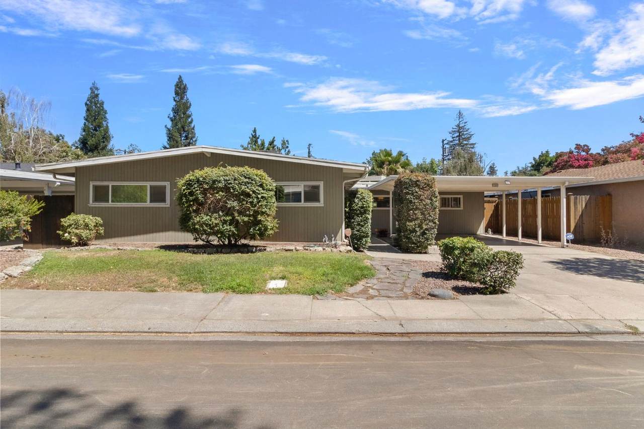 1329 Fordham Avenue - Photo 1