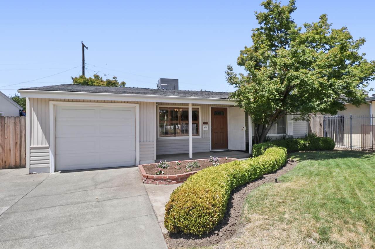 2525 Darwin Street - Photo 1