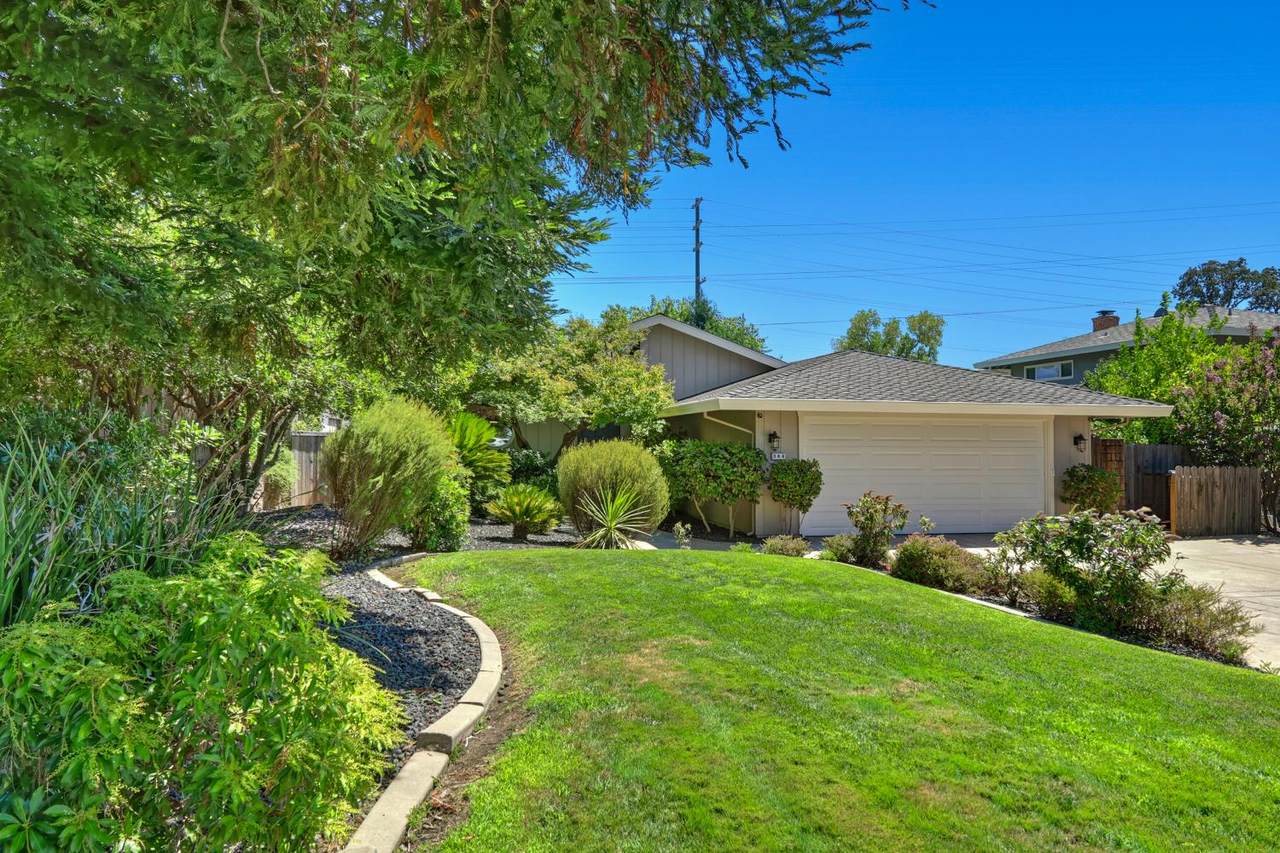 344 Diamond Oaks Road - Photo 1