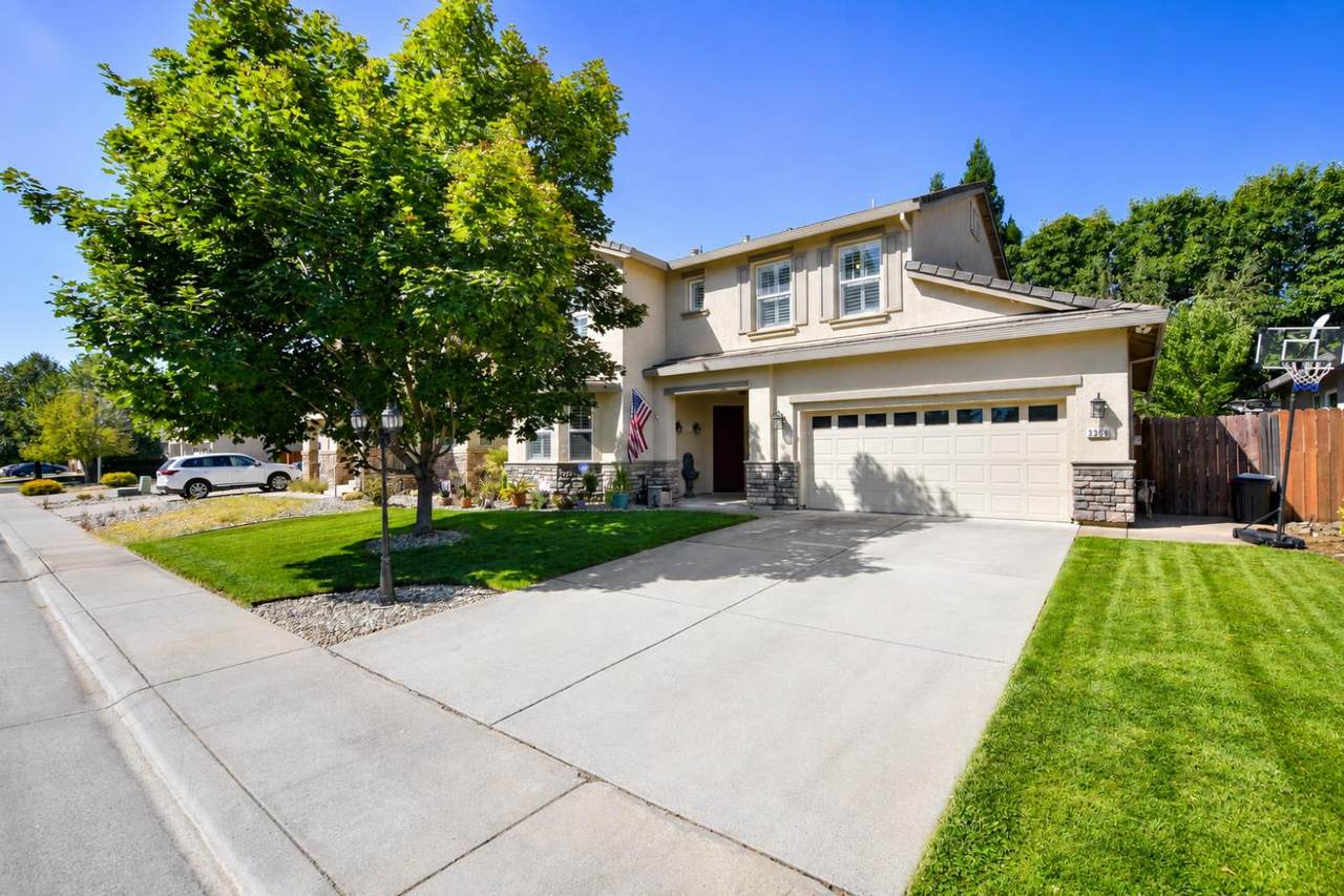 3368 Corvina Drive - Photo 1