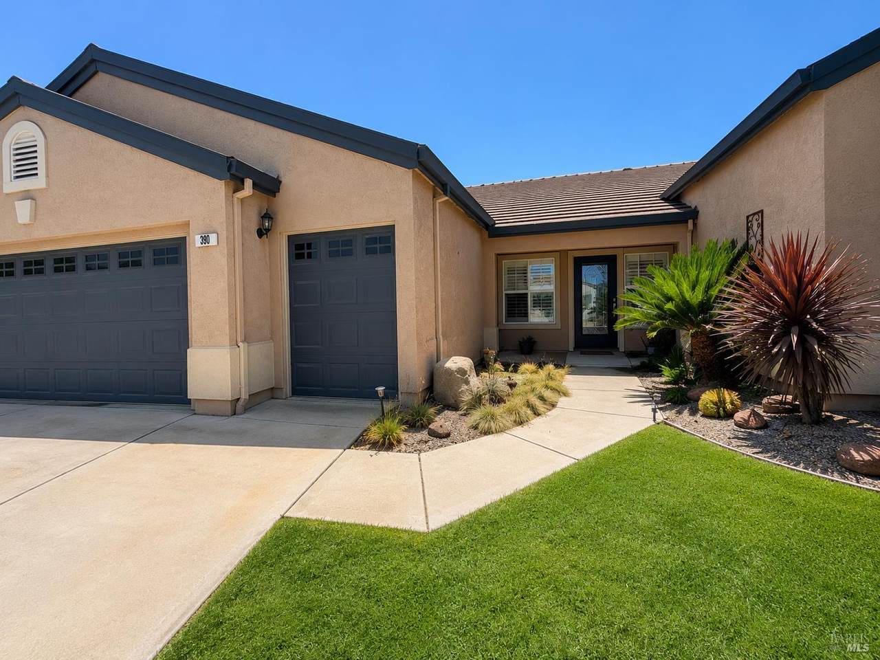 389 Cedar Ridge Drive - Photo 1