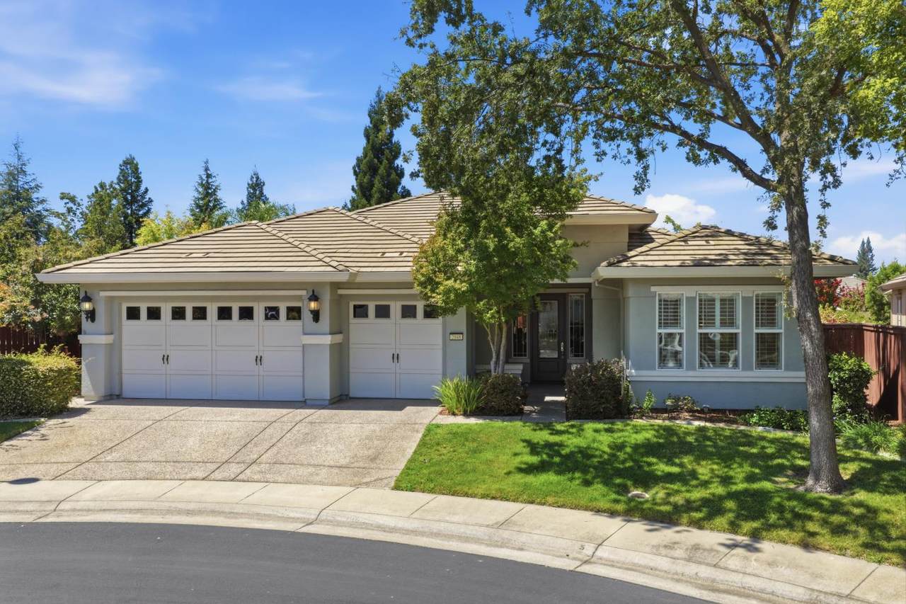 2048 Benton Loop - Photo 1