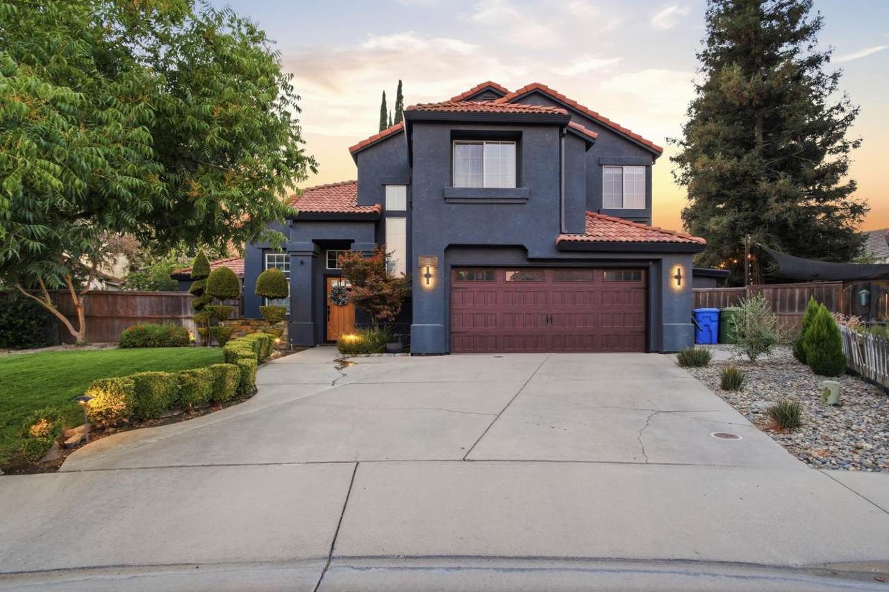 806 Ahern Court - Photo 1