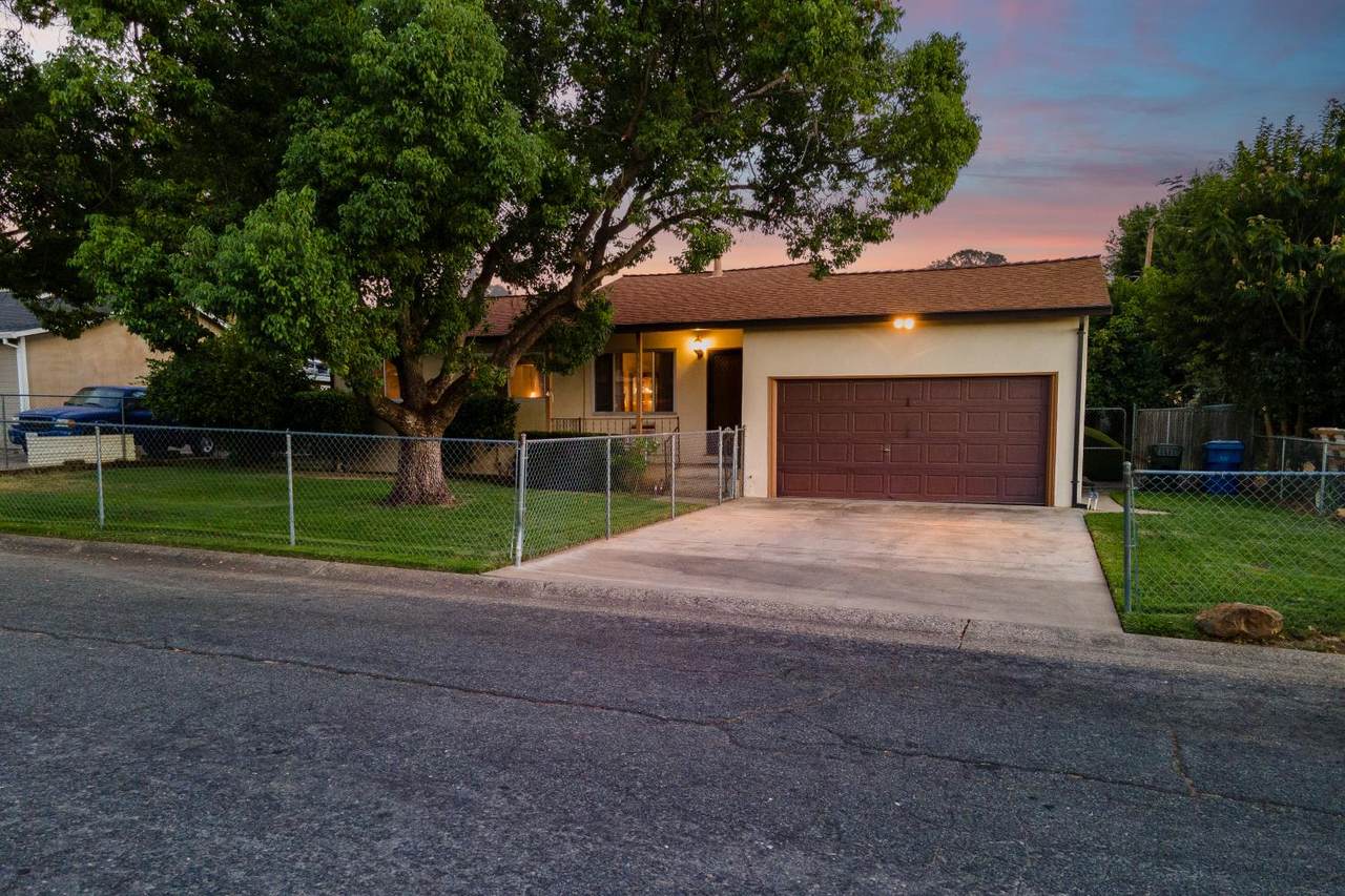 9156 Crown Street - Photo 1