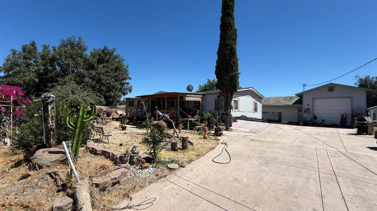 400 Cowan Street - Photo 1