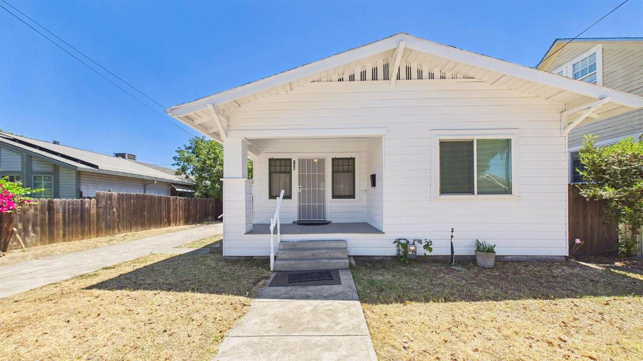 124 Anderson Street - Photo 1