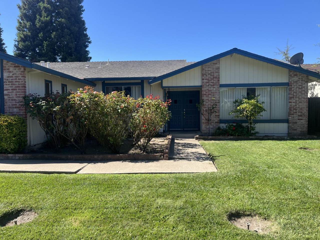 1930 Santa Fe Drive - Photo 1