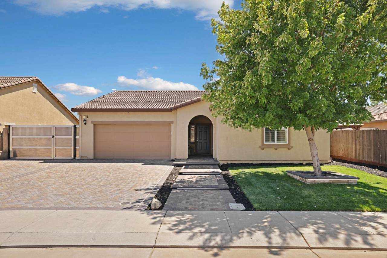 428 Pendragon - Photo 1