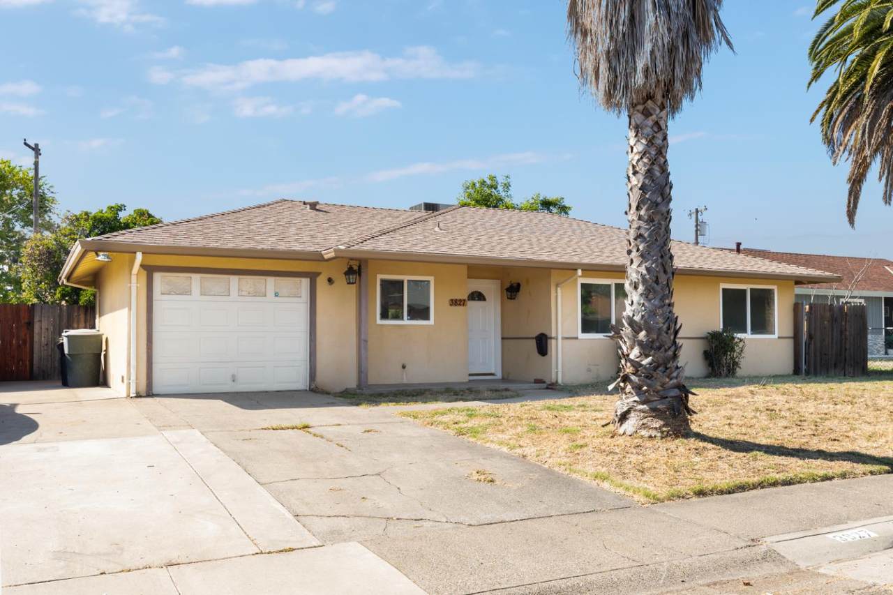 3827 Lankershim Way - Photo 1