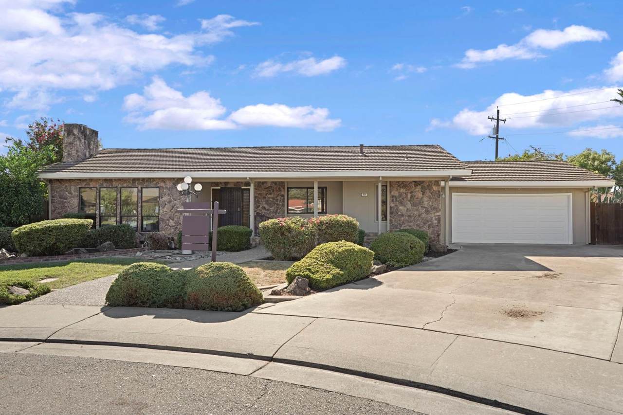 235 Claremont Court - Photo 1