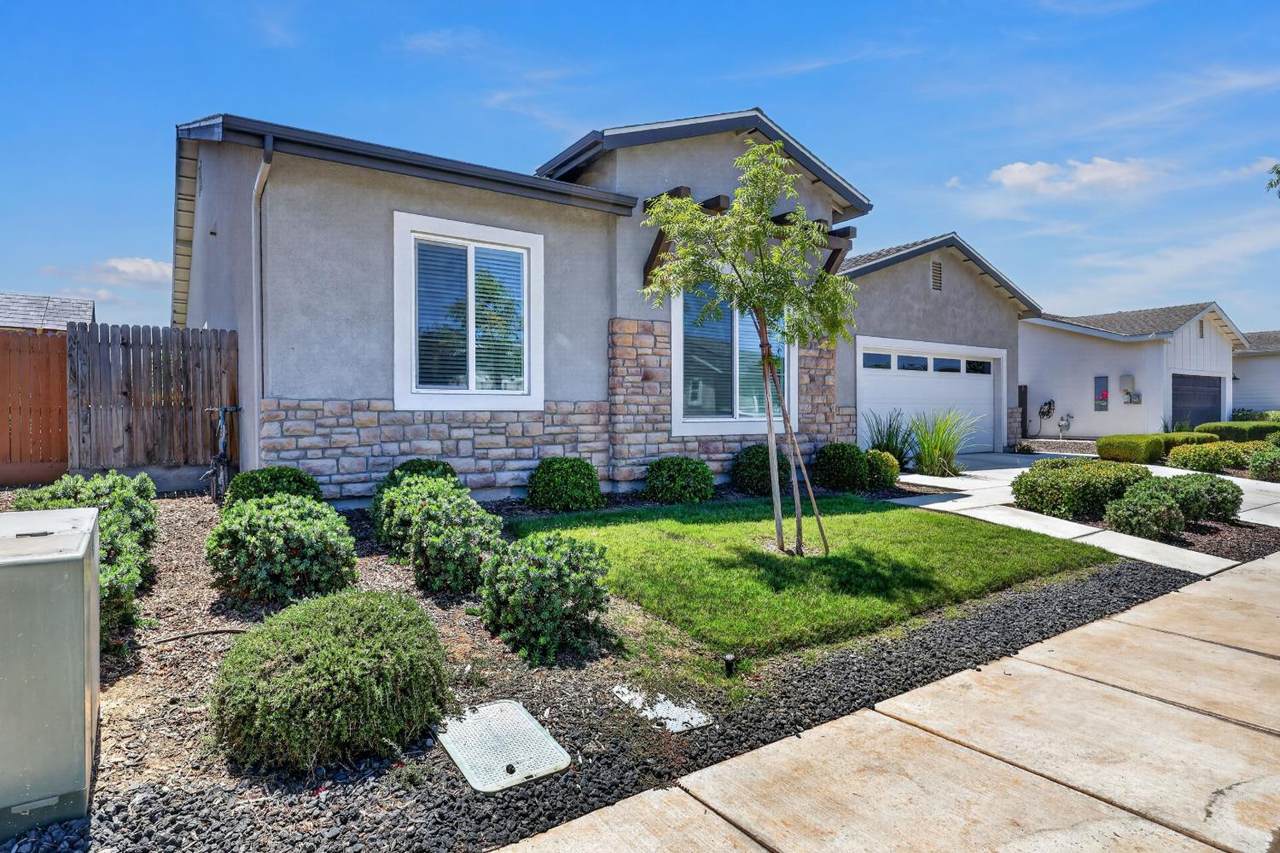 2462 Valverde Drive - Photo 1