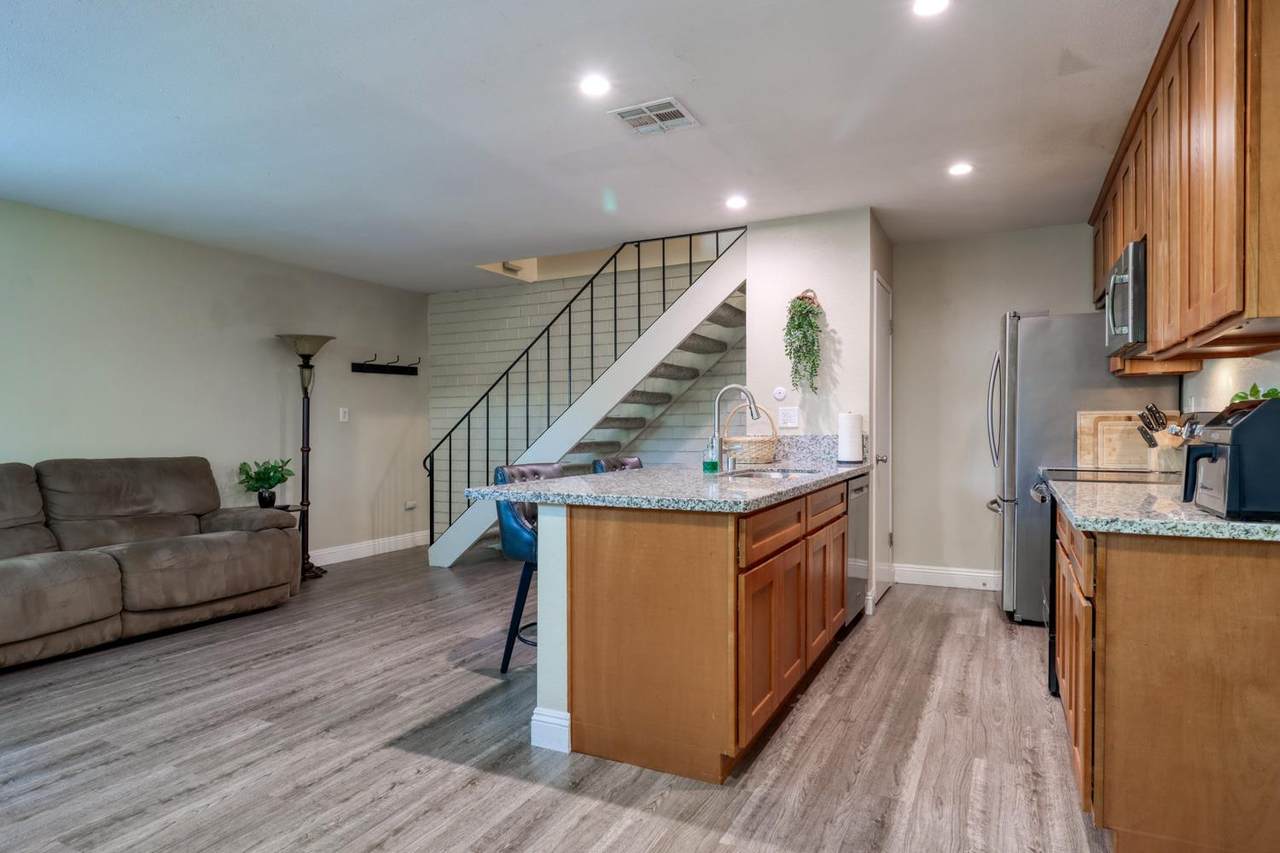https://bt-photos.global.ssl.fastly.net/sacramento/1280_boomver_1_561202790-2.jpg