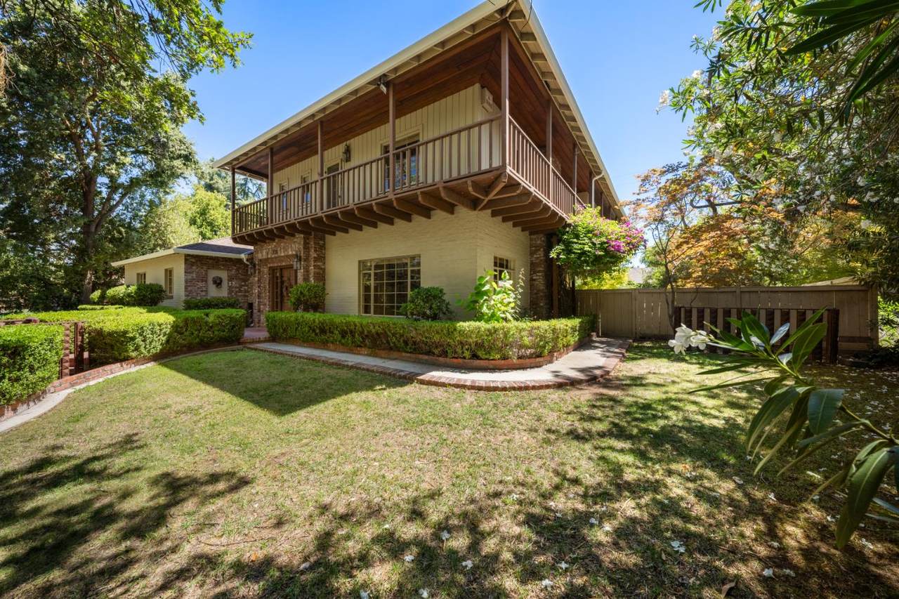 300 El Rio Avenue - Photo 1