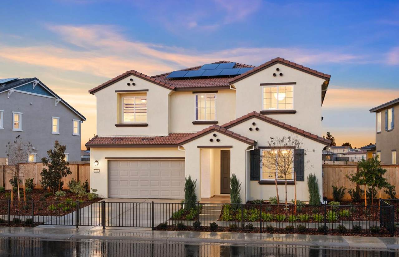 817 Sun Pillar Court - Photo 1