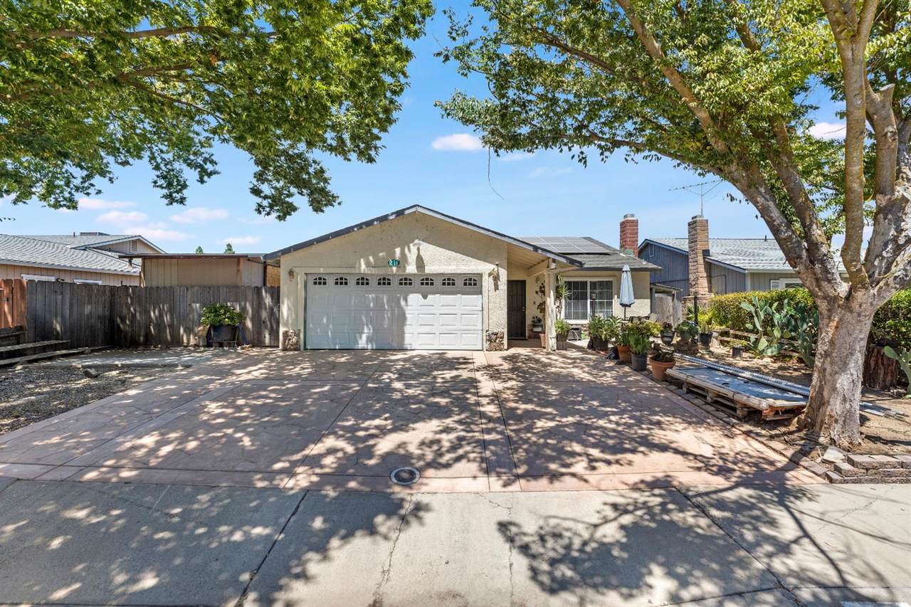 216 Barros St - Photo 1