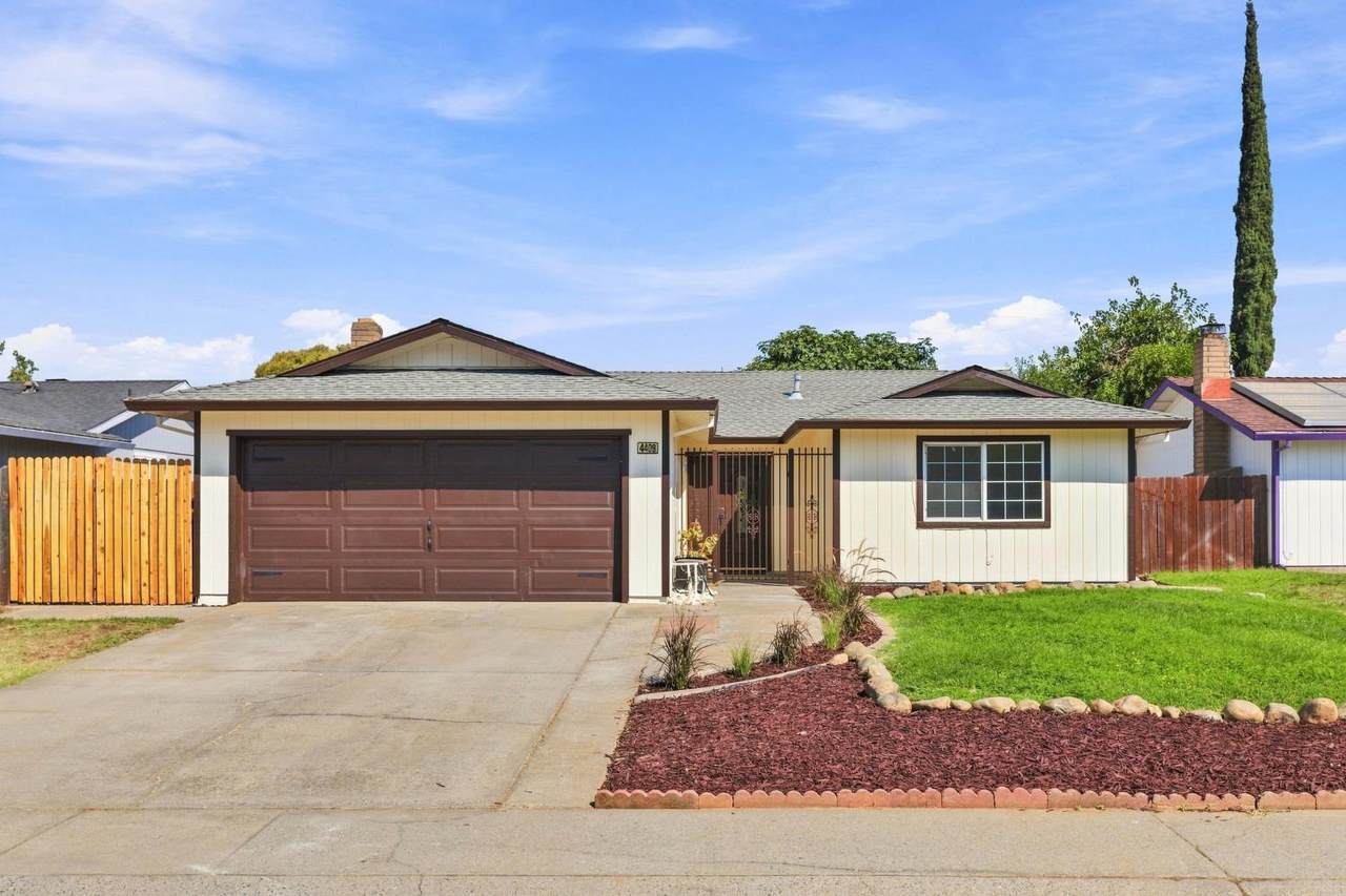 4409 Tallyho Drive - Photo 1
