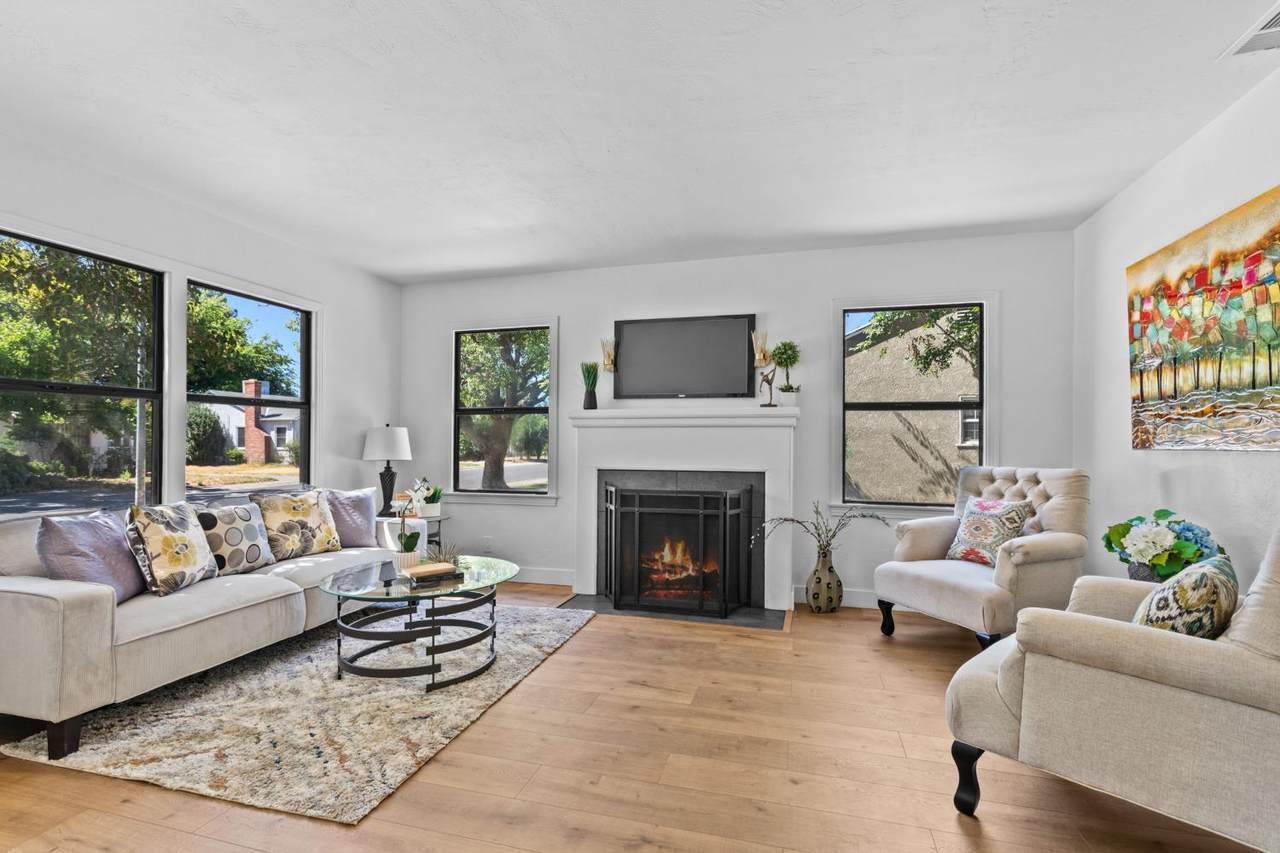 https://bt-photos.global.ssl.fastly.net/sacramento/1280_boomver_1_561203435-2.jpg