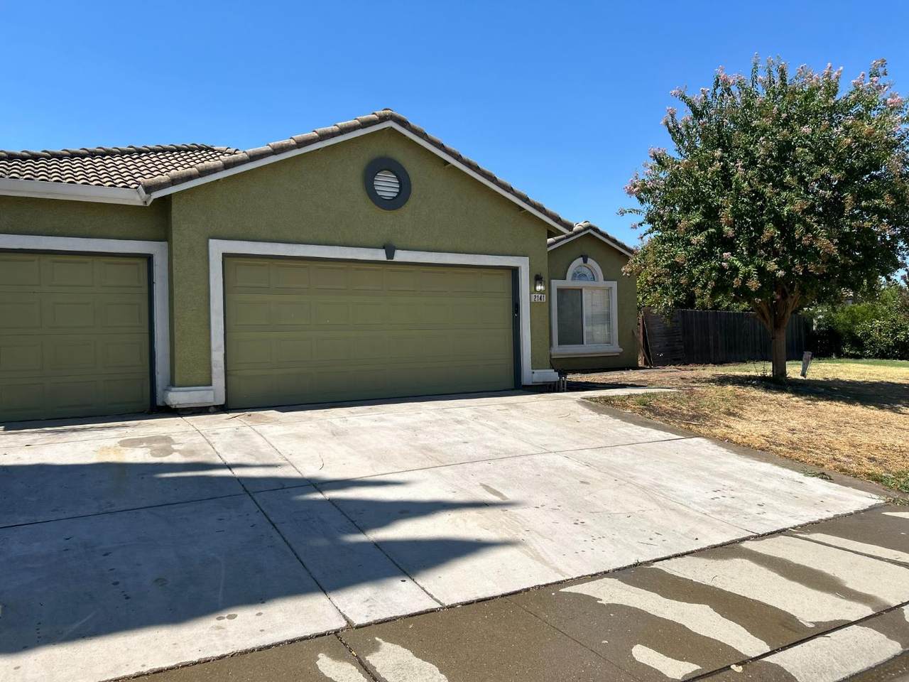 2141 Butterfield Ln - Photo 1