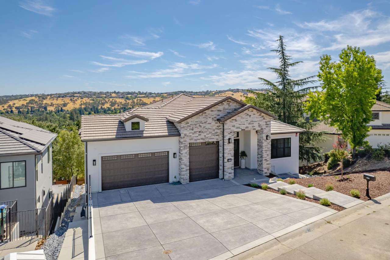 3197 Warren Lane - Photo 1