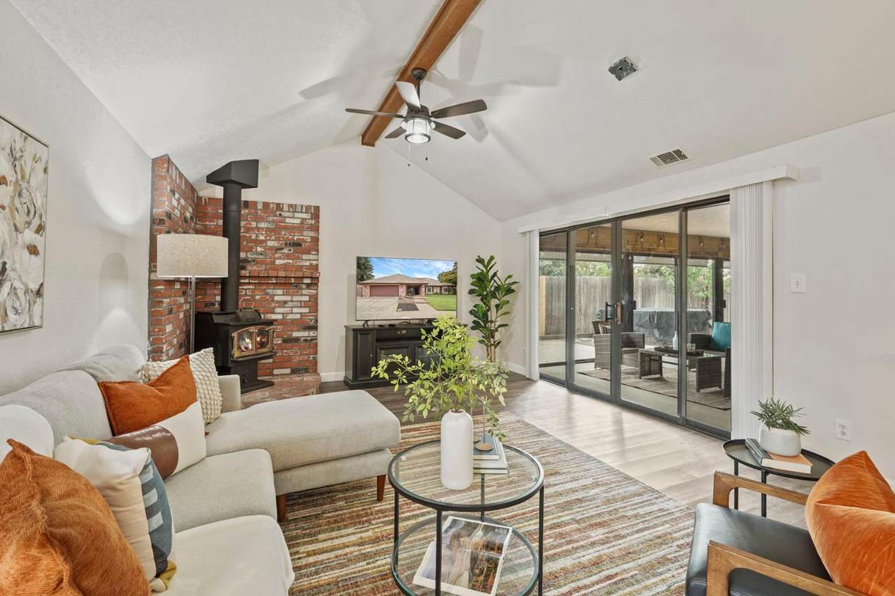 1306 Burgundy Court - Photo 1