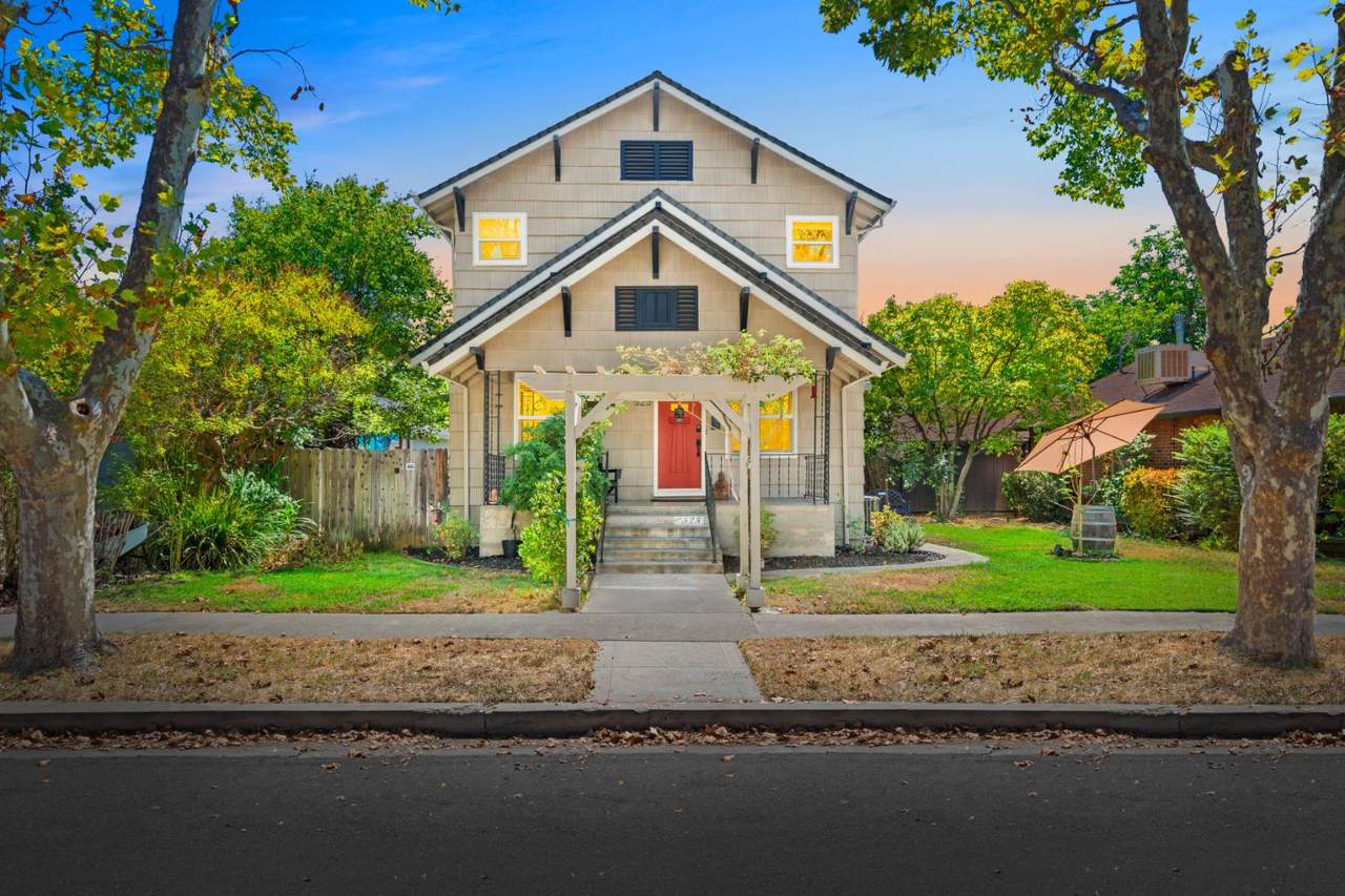 525 Grove Street - Photo 1