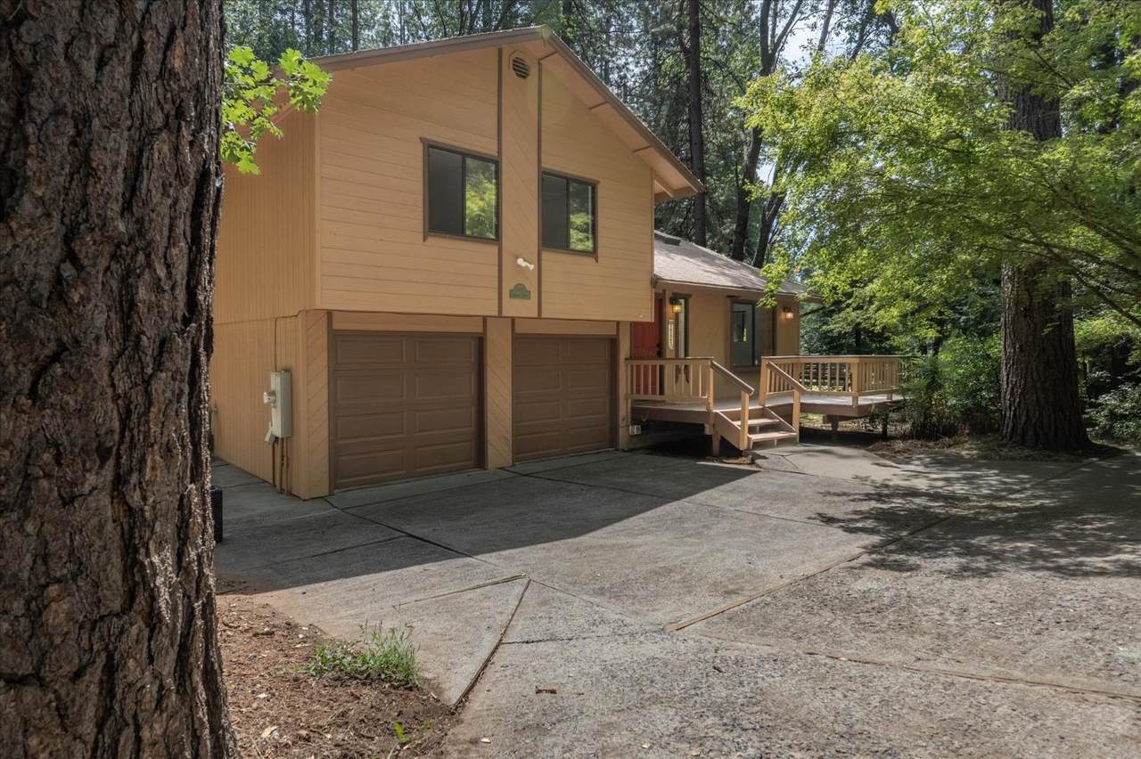 3995 Lakemont Drive - Photo 1