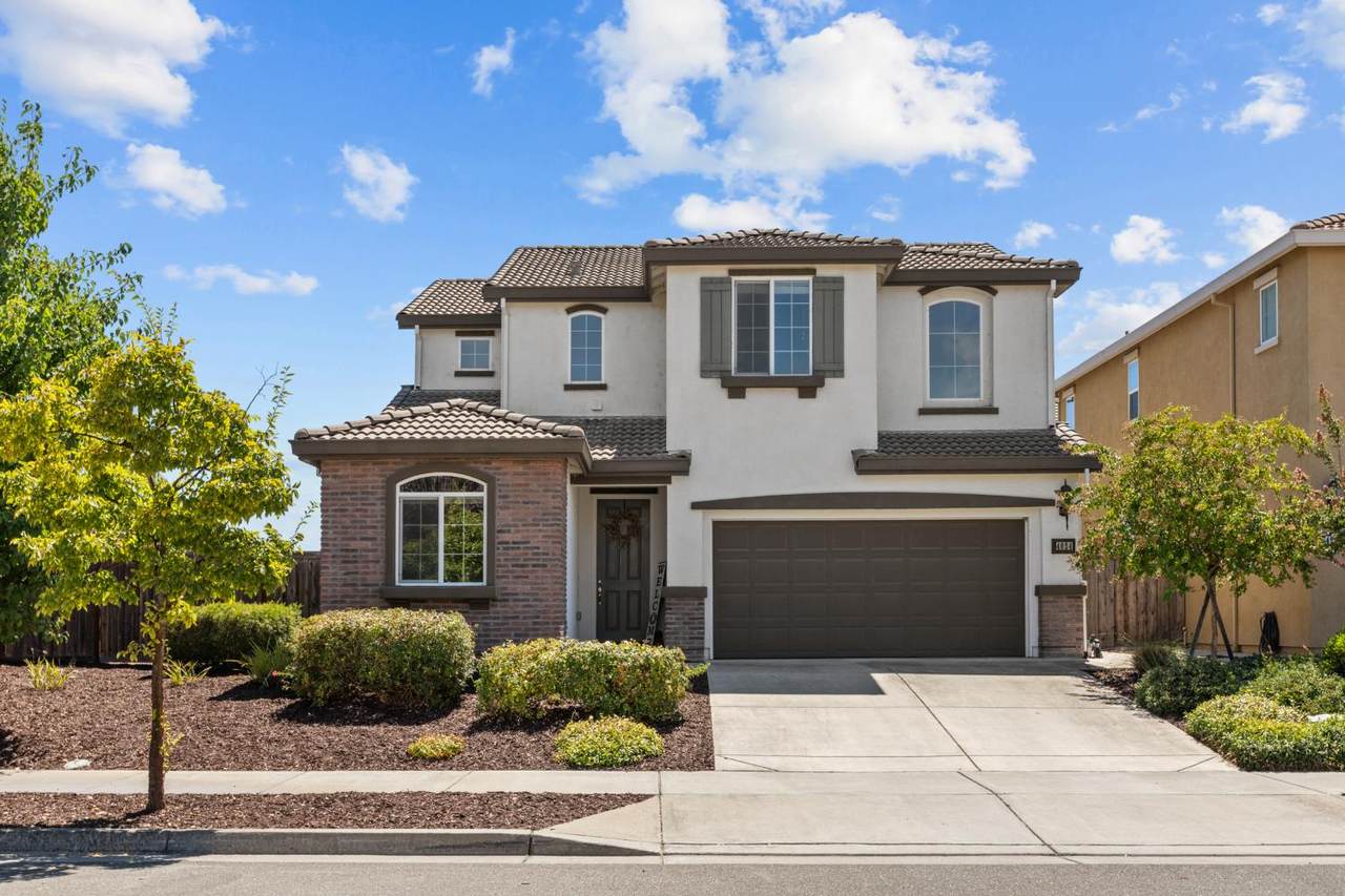 4024 Giarre Way - Photo 1