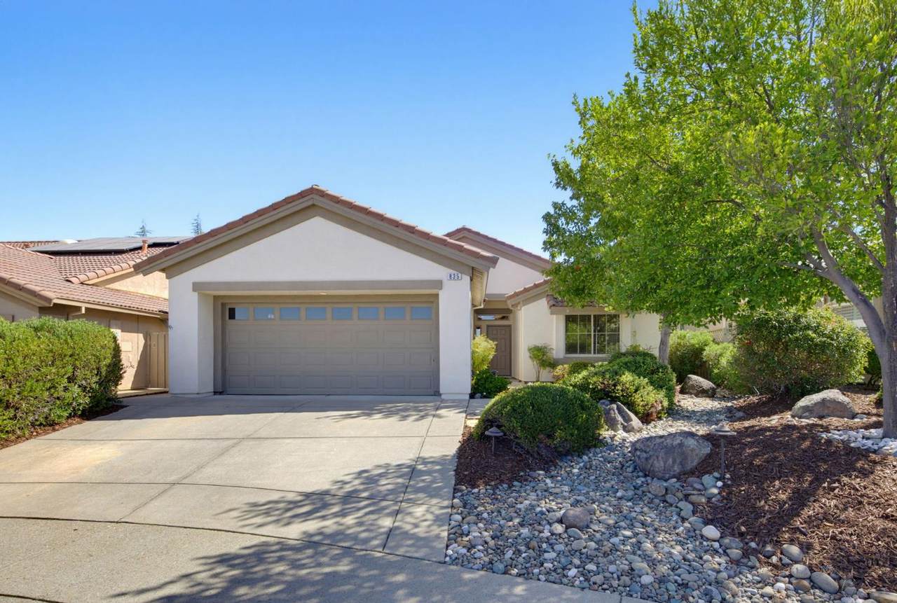 835 Azalea Court - Photo 1