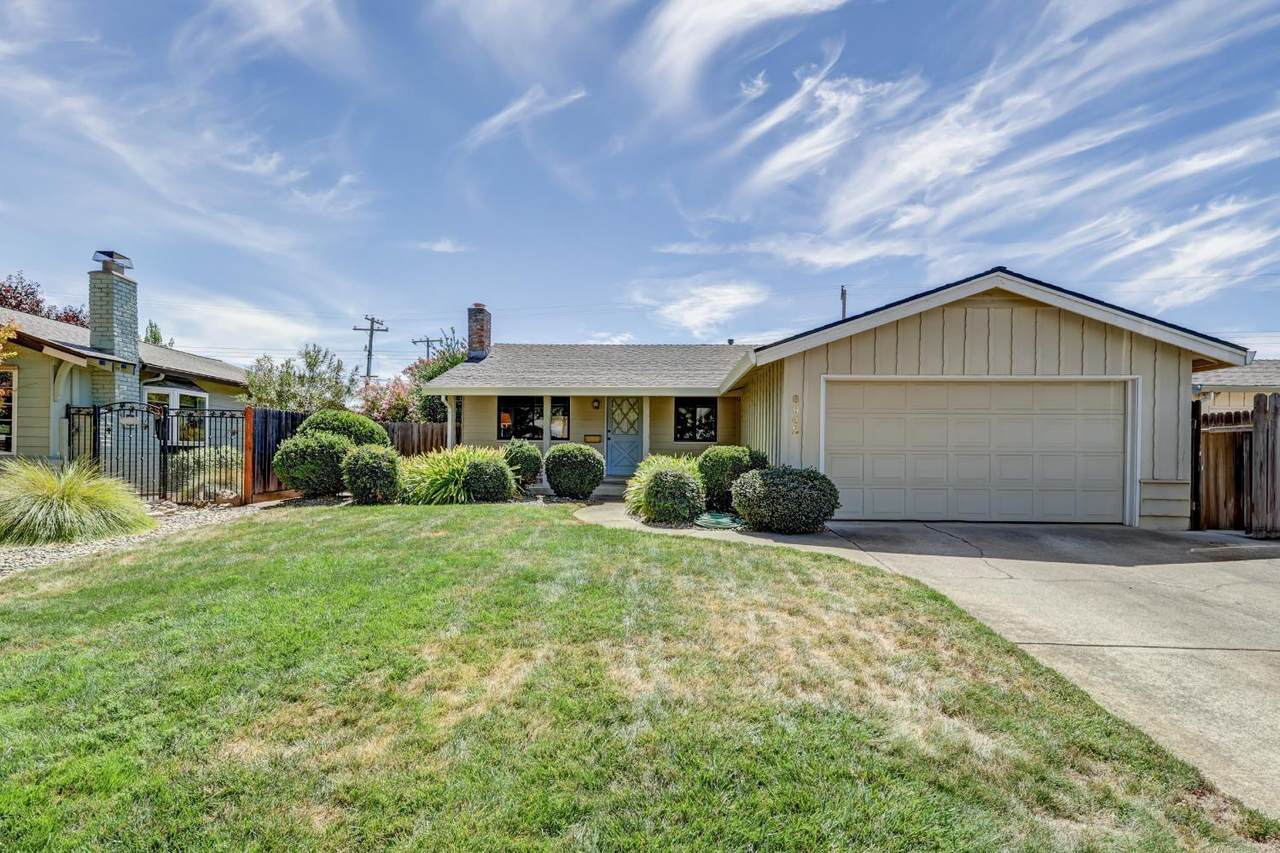 8642 Everglade Drive - Photo 1