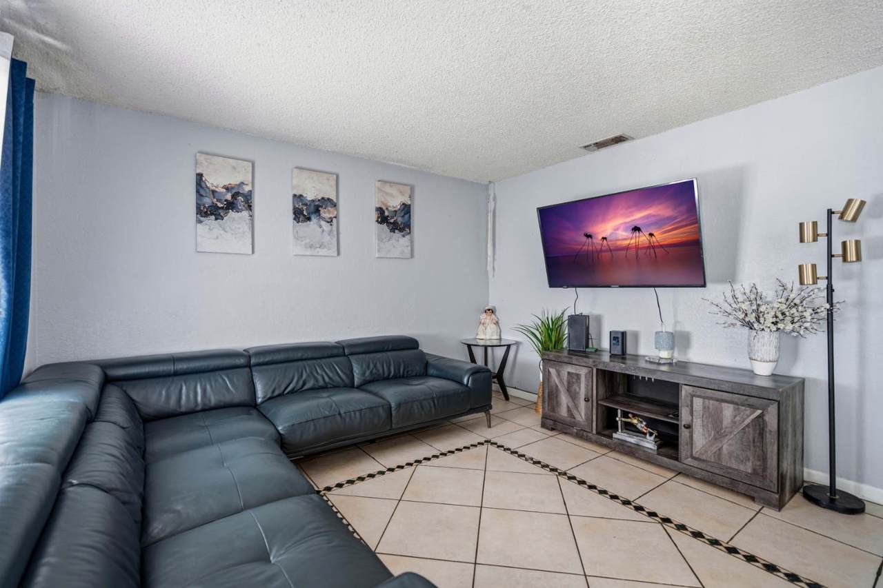https://bt-photos.global.ssl.fastly.net/sacramento/1280_boomver_1_561211460-2.jpg