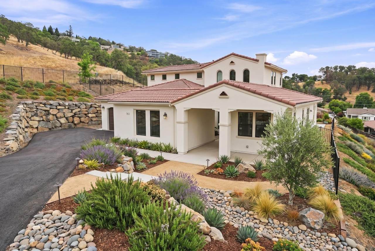 https://bt-photos.global.ssl.fastly.net/sacramento/1280_boomver_1_561212400-2.jpg