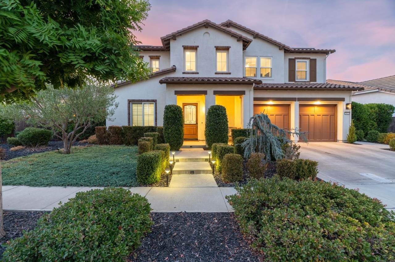 3021 Belmont Drive - Photo 1