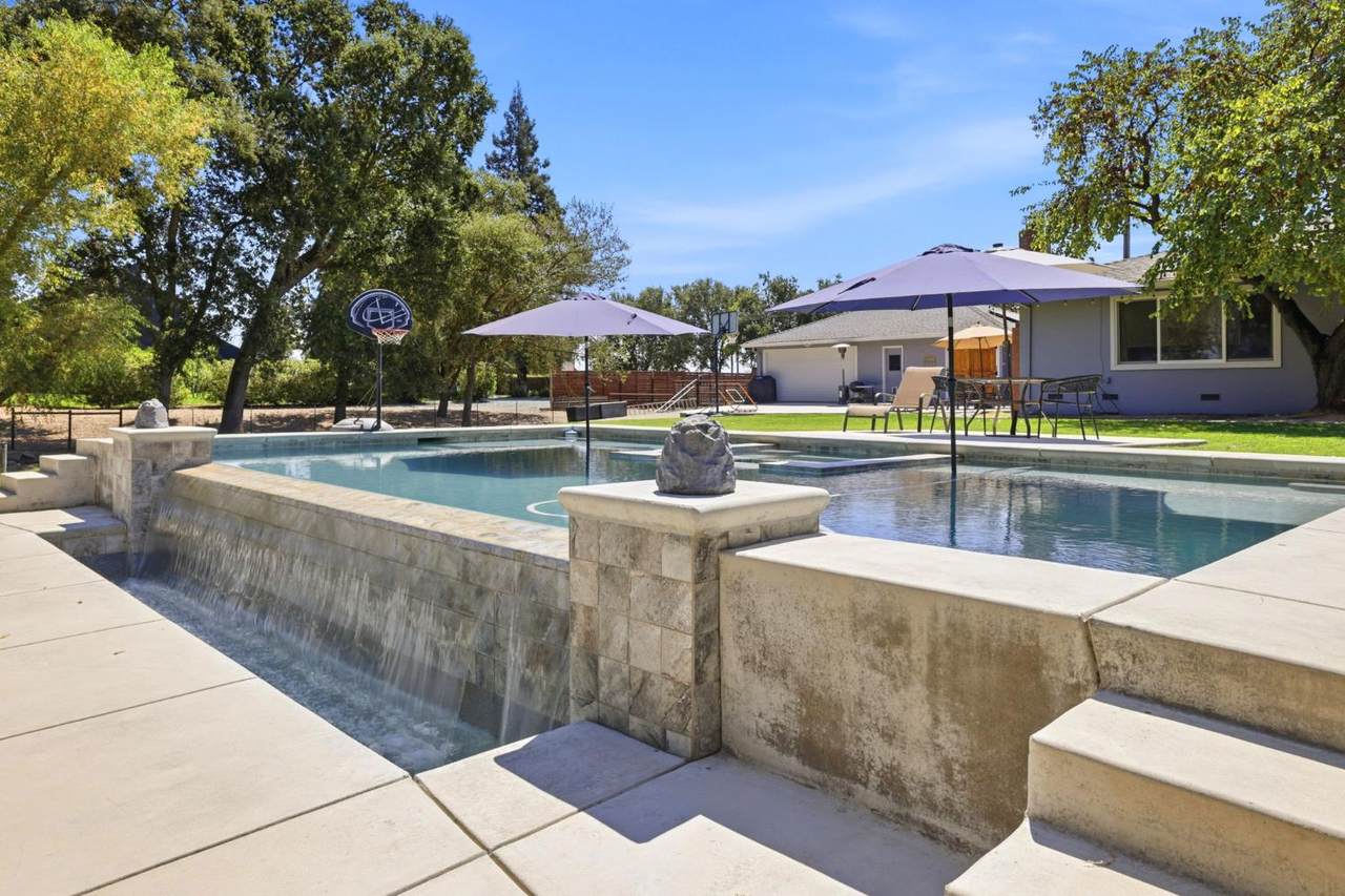 https://bt-photos.global.ssl.fastly.net/sacramento/1280_boomver_1_561214283-2.jpg