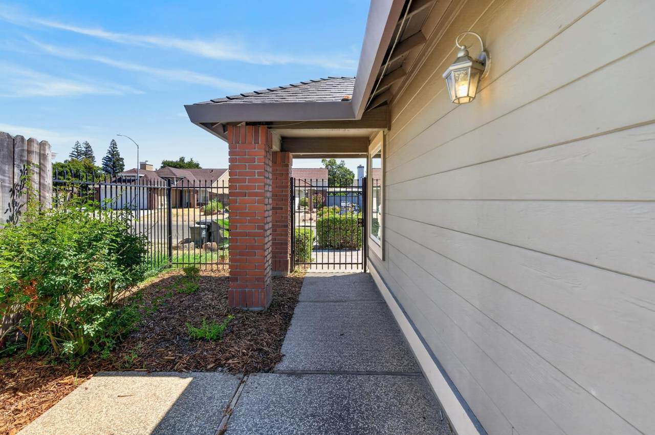 https://bt-photos.global.ssl.fastly.net/sacramento/1280_boomver_1_561214449-2.jpg