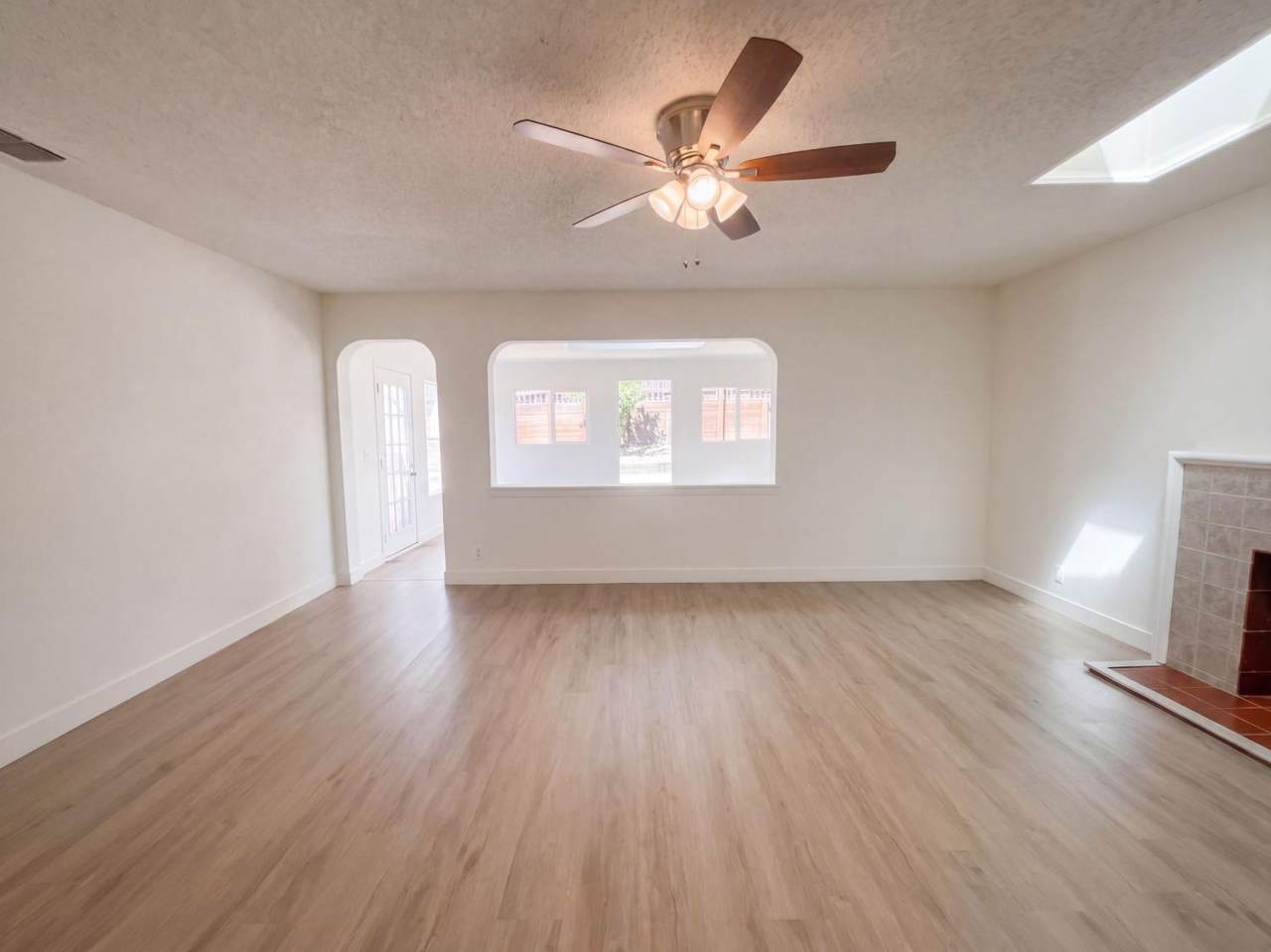 https://bt-photos.global.ssl.fastly.net/sacramento/1280_boomver_1_561214631-2.jpg
