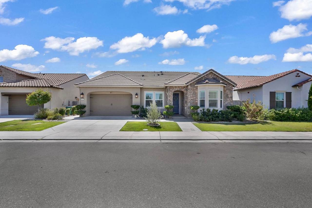 2820 Cameo Street - Photo 1