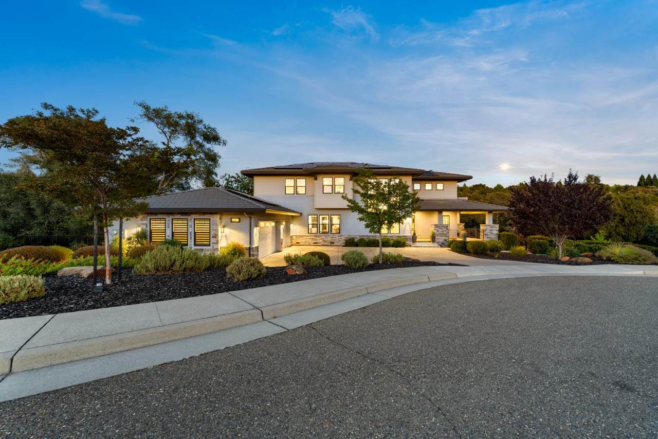 1920 Coyote Court - Photo 1