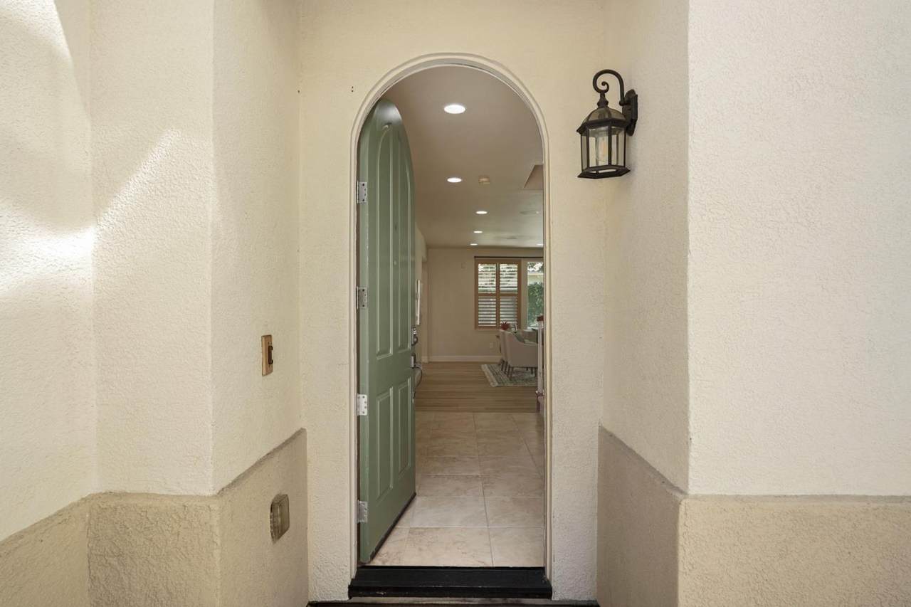 https://bt-photos.global.ssl.fastly.net/sacramento/1280_boomver_1_561215026-2.jpg
