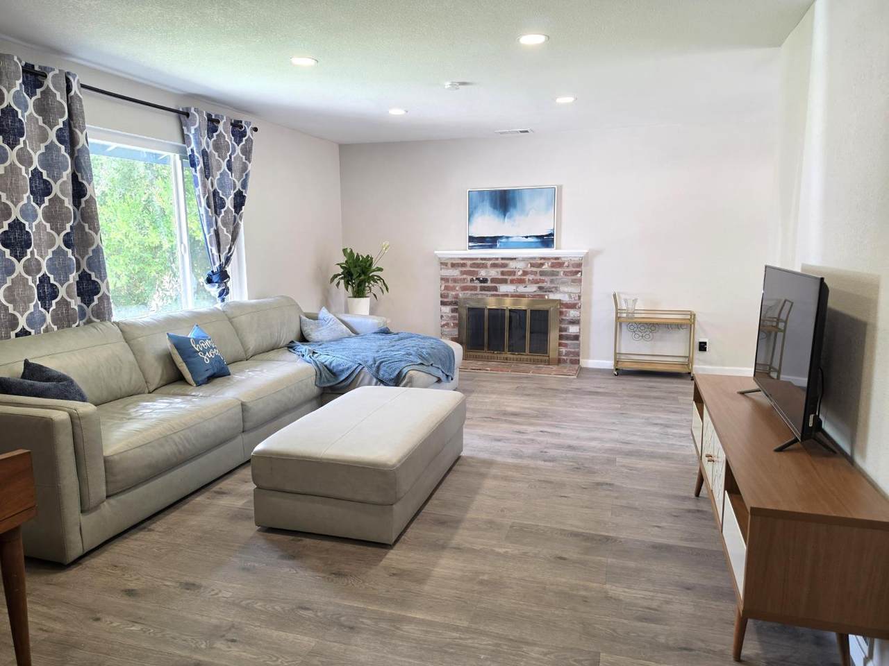https://bt-photos.global.ssl.fastly.net/sacramento/1280_boomver_1_561215074-2.jpg