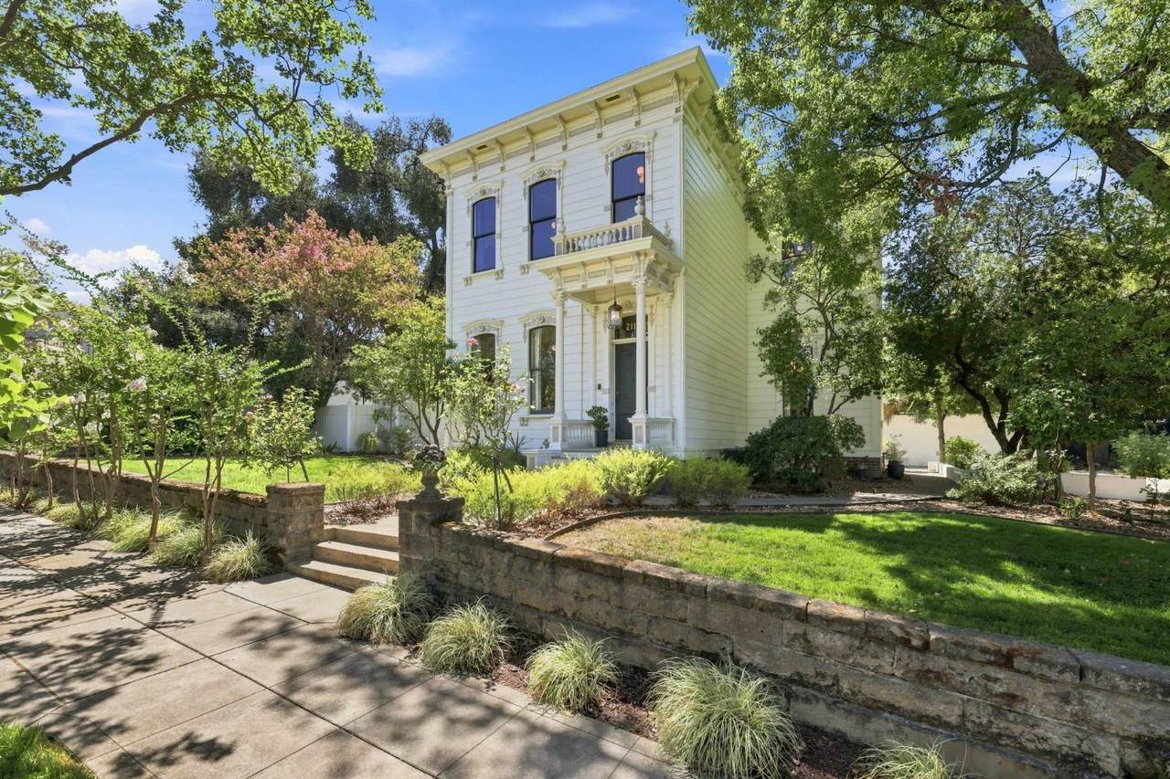 2110 U Street - Photo 1