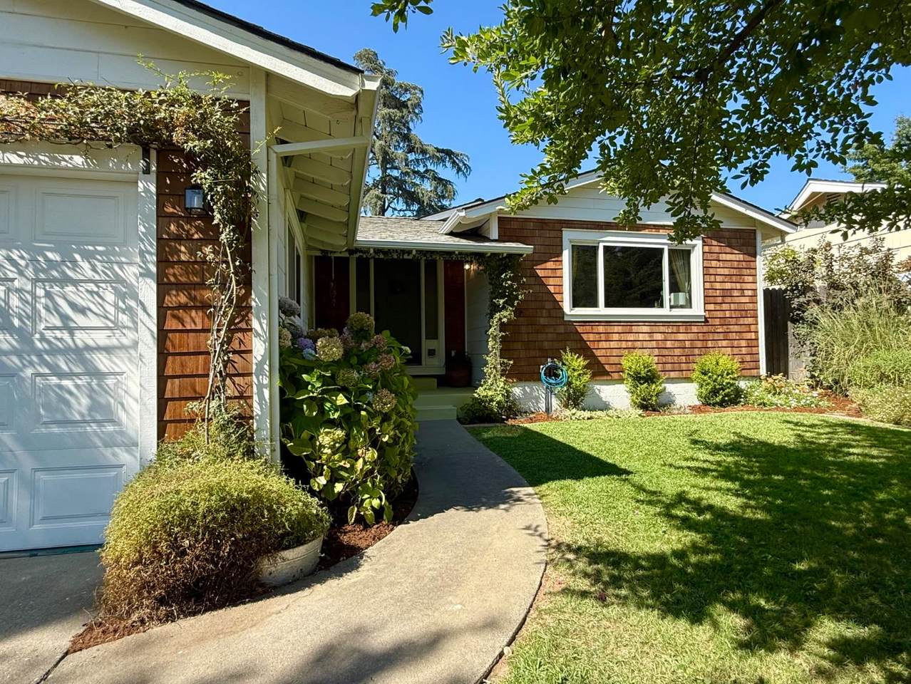 https://bt-photos.global.ssl.fastly.net/sacramento/1280_boomver_1_561215582-2.jpg