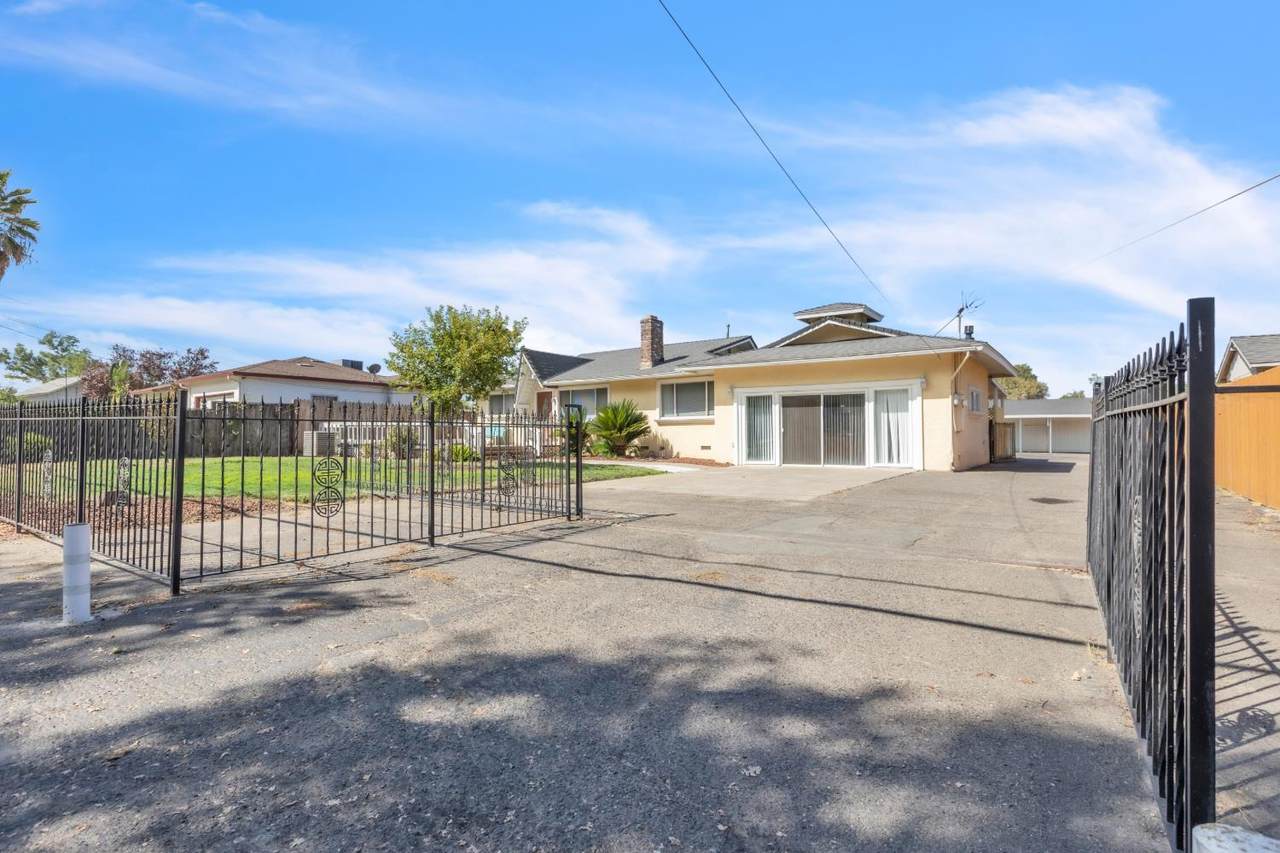 5435 Dry Creek Road - Photo 1