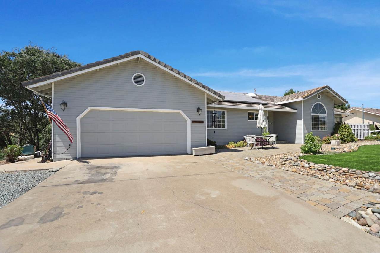 556 Blue Herron Court - Photo 1