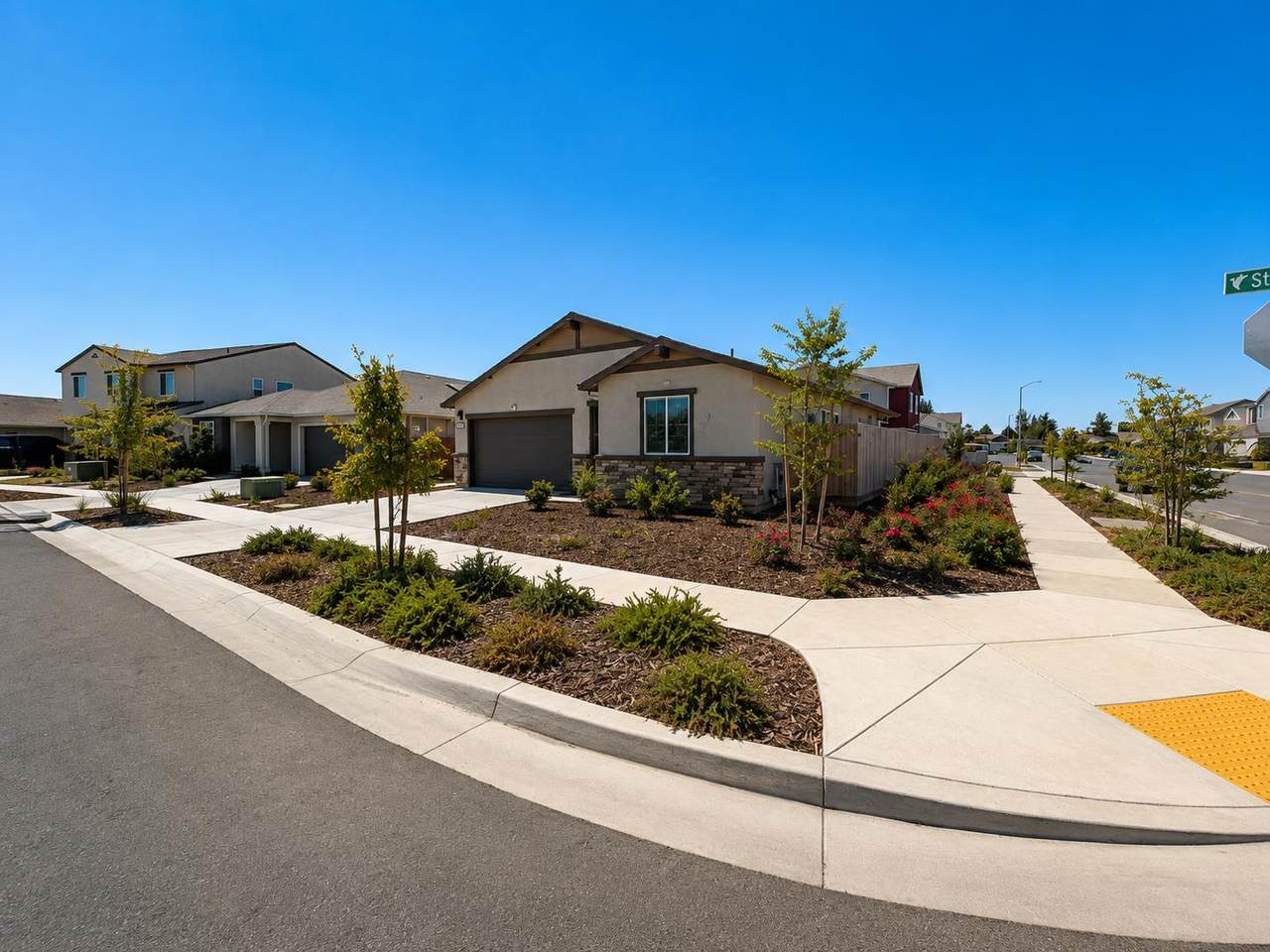 https://bt-photos.global.ssl.fastly.net/sacramento/1280_boomver_1_561215923-2.jpg