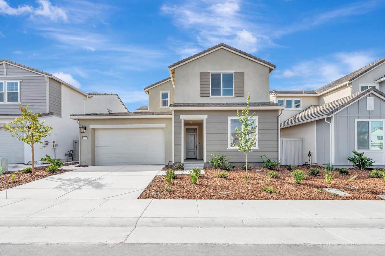 6009 Whistling Pine Way - Photo 1